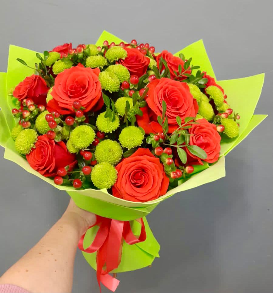 Букет цветов из: Хризантемы и Розы в Грушевской