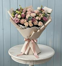Букет цветов из:  Розы и Лизиантусы в Грушевской