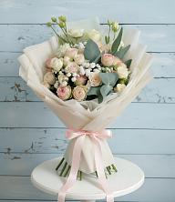 Букет цветов из:  Розы и Лизиантусы в Грушевской