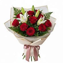 Букет цветов из:  Лилии и Розы в Грушевской