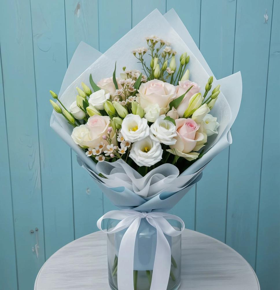 Букет цветов из: Розы и Лизиантусы в Грушевской