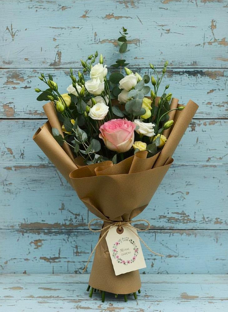 Букет цветов из: Розы и Лизиантусы в Грушевской