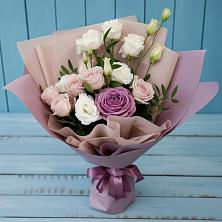Букет цветов из:  Розы и Лизиантусы в Грушевской
