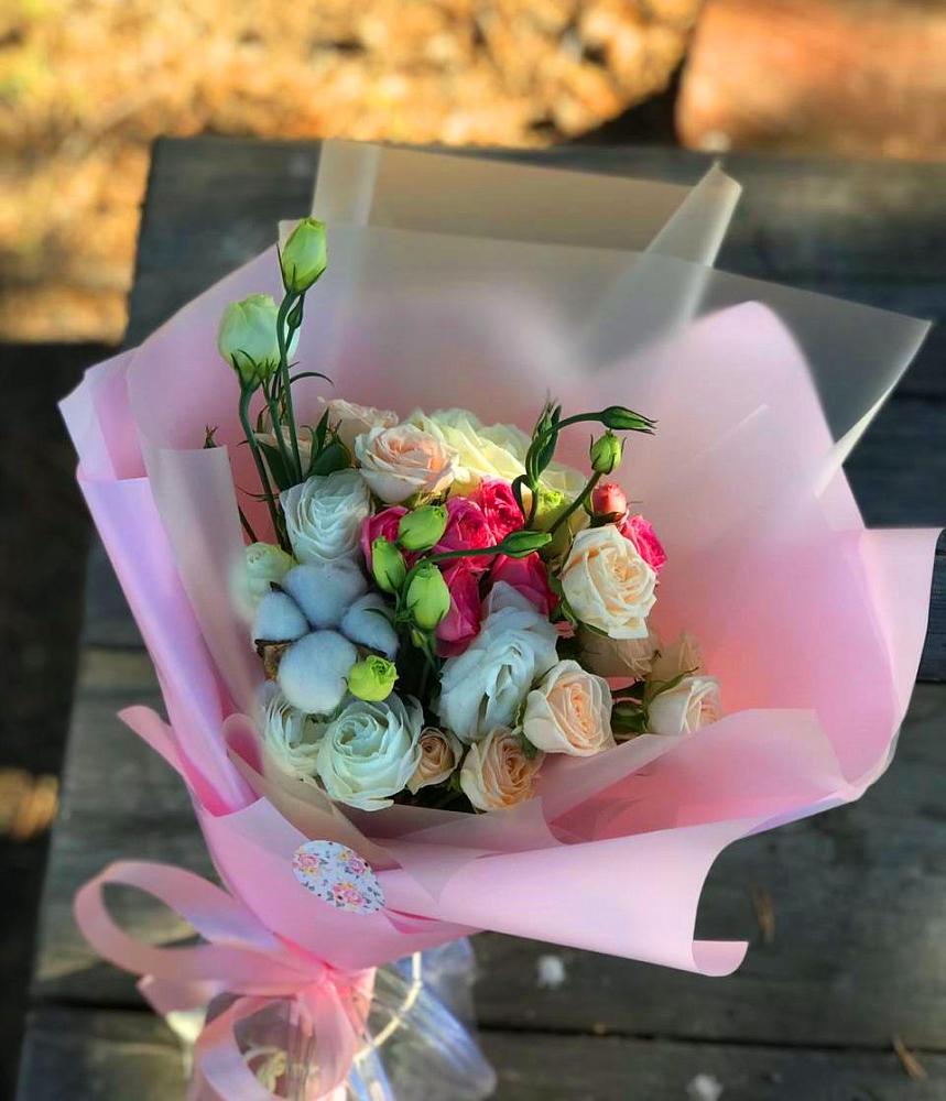 Букет цветов из: Розы и Лизиантусы в Грушевской