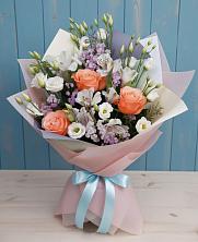 Букет цветов из:  Лизиантусы, Розы, Альстромерии и Гипсофила в Грушевской