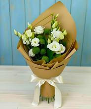 Букет цветов из:  Хризантемы и Лизиантусы в Грушевской