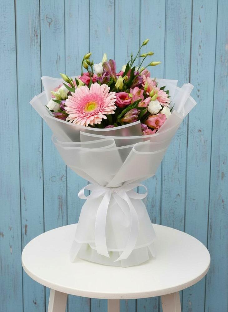 Букет цветов из: Герберы, Альстромерии и Лизиантусы в Грушевской