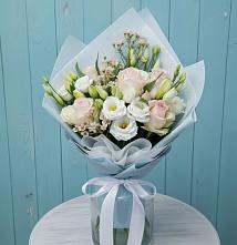 Букет цветов из:  Розы и Лизиантусы в Грушевской