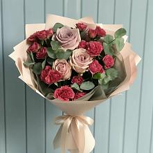 Букет цветов из:  Гвоздики и Розы в Грушевской