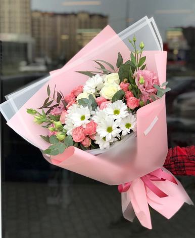 Букет цветов из: Розы, Лизиантусы и Хризантемы в Грушевской